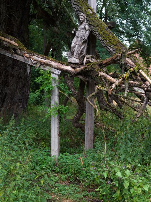 St. Catherine of Alexandria, 1700, wood. Danh Vo, Güldenhof 2022. Photo: Nick Ash. — © Photo: Nick Ash.