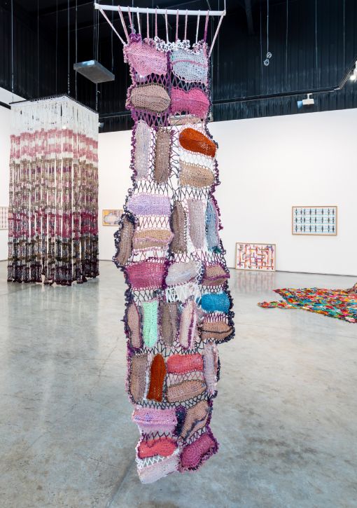 Nargess Hashemi, Installation view of Breathing House, 2018, Plastic bottles and wool yarn crochet, Gallery Isabelle van den Eynde, Dubai. — © Courtesy of the artist.