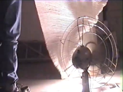 Amirali Ghasemi, Dancing Fan, 1999. Video 8, color, sound, 11:22 min — © Courtesy of the artist