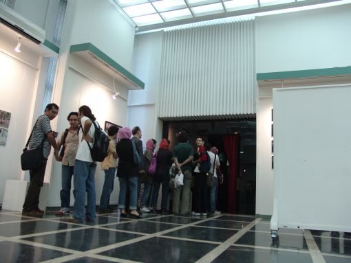 The queue to watch the Deeper Depression video program at Tehran Gallery, University of Tehran, 2006. Photo: Amirali Ghasemi