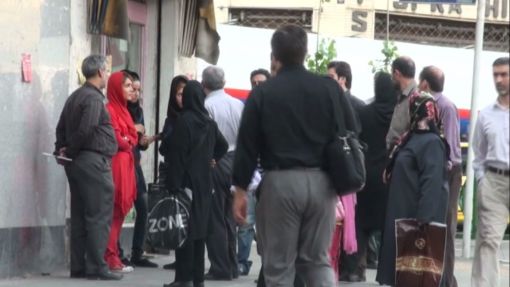 Mohammad Hosseini, The Lady in Red: A Performance, 2011. Video, documentary of performance, color, sound, 7 min. Language: Farsi. — © Courtesy of the artist.