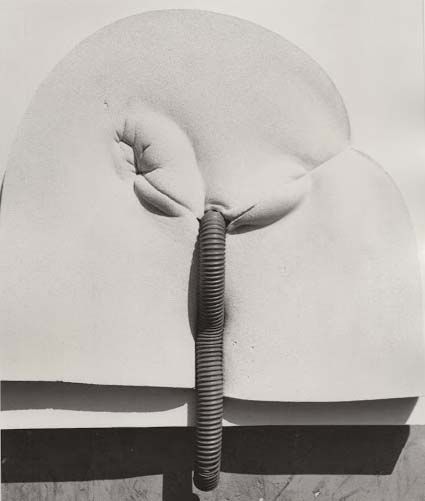 Gholamhossein Nami, untitled work, in the exhibition Blue, Takht-e Jamshid Gallery, Tehran, 1975. The mirror image of this work was mistakenly printed in the exhibition catalogue — © in the exhibition Blue, Takht-e Jamshid Gallery, Tehran, 1975