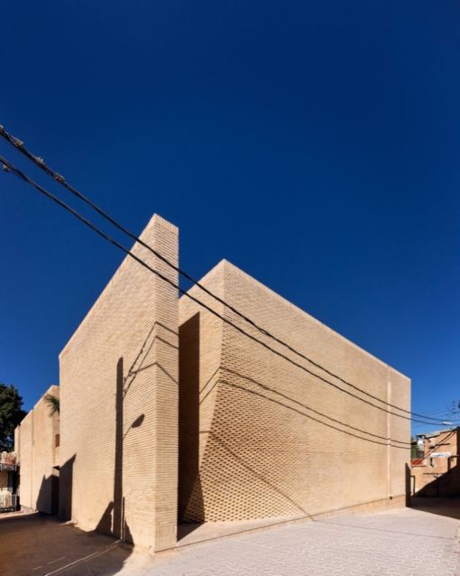 Stak Office, Sang-e-Siah Boutique Hotel, 2020, Shiraz. — © Photo: Navid Atrvash, Ali Sodagaran, Arash Akhtaran, In: www.caoi.ir (accessed June 28, 2023).