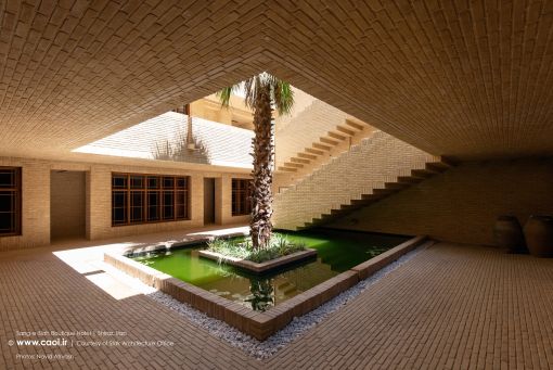 Stak Office, Sang-e-Siah Boutique Hotel, 2020, Shiraz. — © Photo: Navid Atrvash, Ali Sodagaran, Arash Akhtaran, In: www.caoi.ir (accessed June 28, 2023).