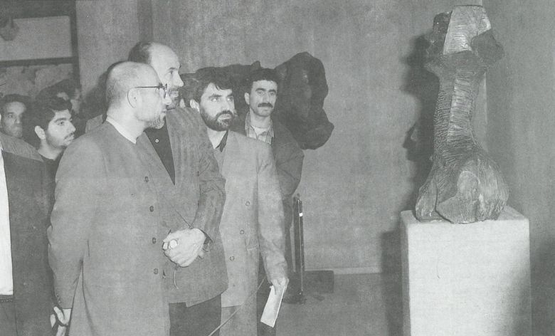 1st Sculpture biennial_minister visiting — © The Minster of Culture and Islamic Guidance Visiting Tehran’s first sculpture biennale after the revolution at TMoCA. The First Triennial of Volume Works, exh. cat. (Tehran: Tehran Museum of Contemporary Art, 1995), 7.