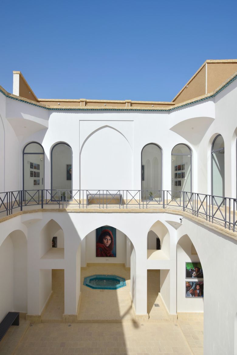 Kashan Gallery / House of Steve. Courtesy of Hasht Cheshmeh Art Space. — © Courtesy of Hasht Cheshmeh Art Space.